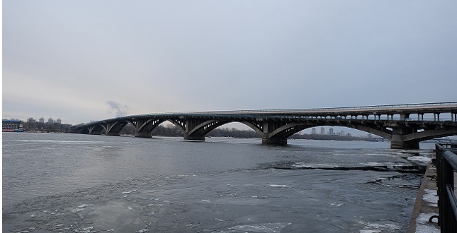 У столиці капітально відремонтують автопроїзди мосту Метро через р. Дніпро