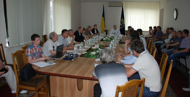 Нарада - круглий стіл з представниками малого та середнього бізнесу, громадськими організаціями підприємців району