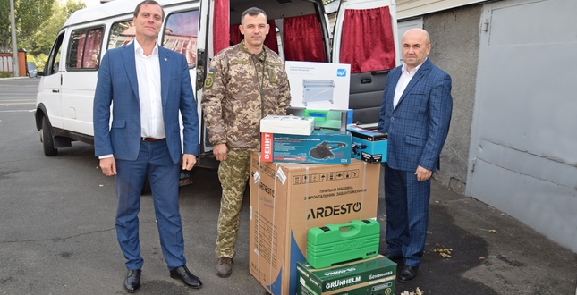 Підприємства промисловості, торгівлі та меценати району надали благодійну допомогу підшефній військовій частині