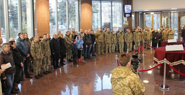 У Міноборони вшанували загиблих захисників України. Серед бійців, які назавжди увійдуть в історію України - дніпровчанин Грицай Олександр Васильович