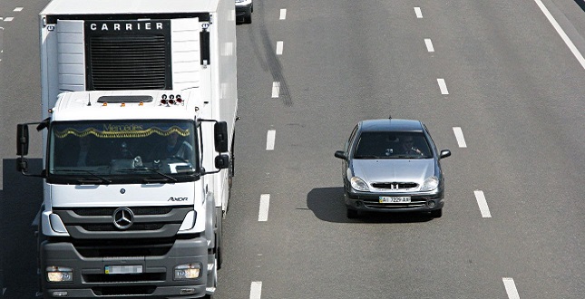 У Києві змінюють формат перепусток на транспортні засоби