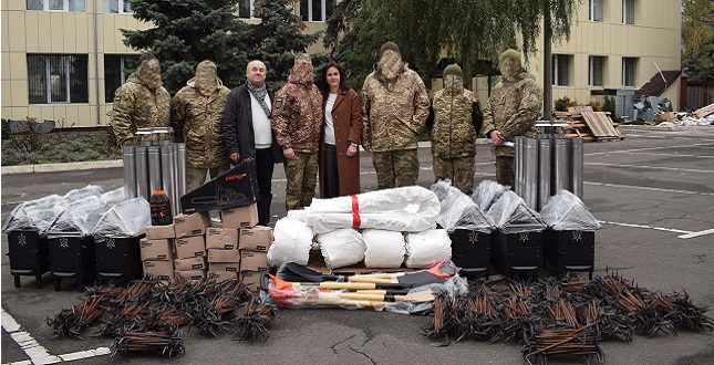 Дніпровська райдержадміністрація відправила черговий вантаж гуманітарної допомоги військовим