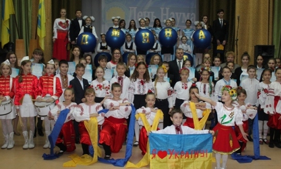 День Наума у НВК Домінанта: відмінників і призерів олімпіад нагороджував Микола Величкович