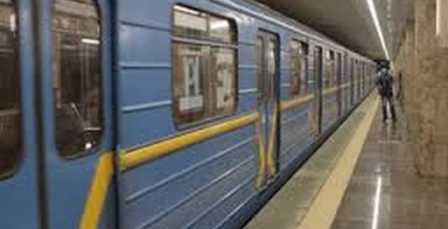 Столичний метрополітен перейшов на зимовий графік роботи